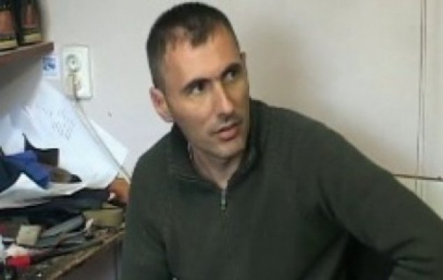 Cizmarul care i-a trimis pantofi preşedintelui Băsescu vrea să candideze la Primăria Aradului